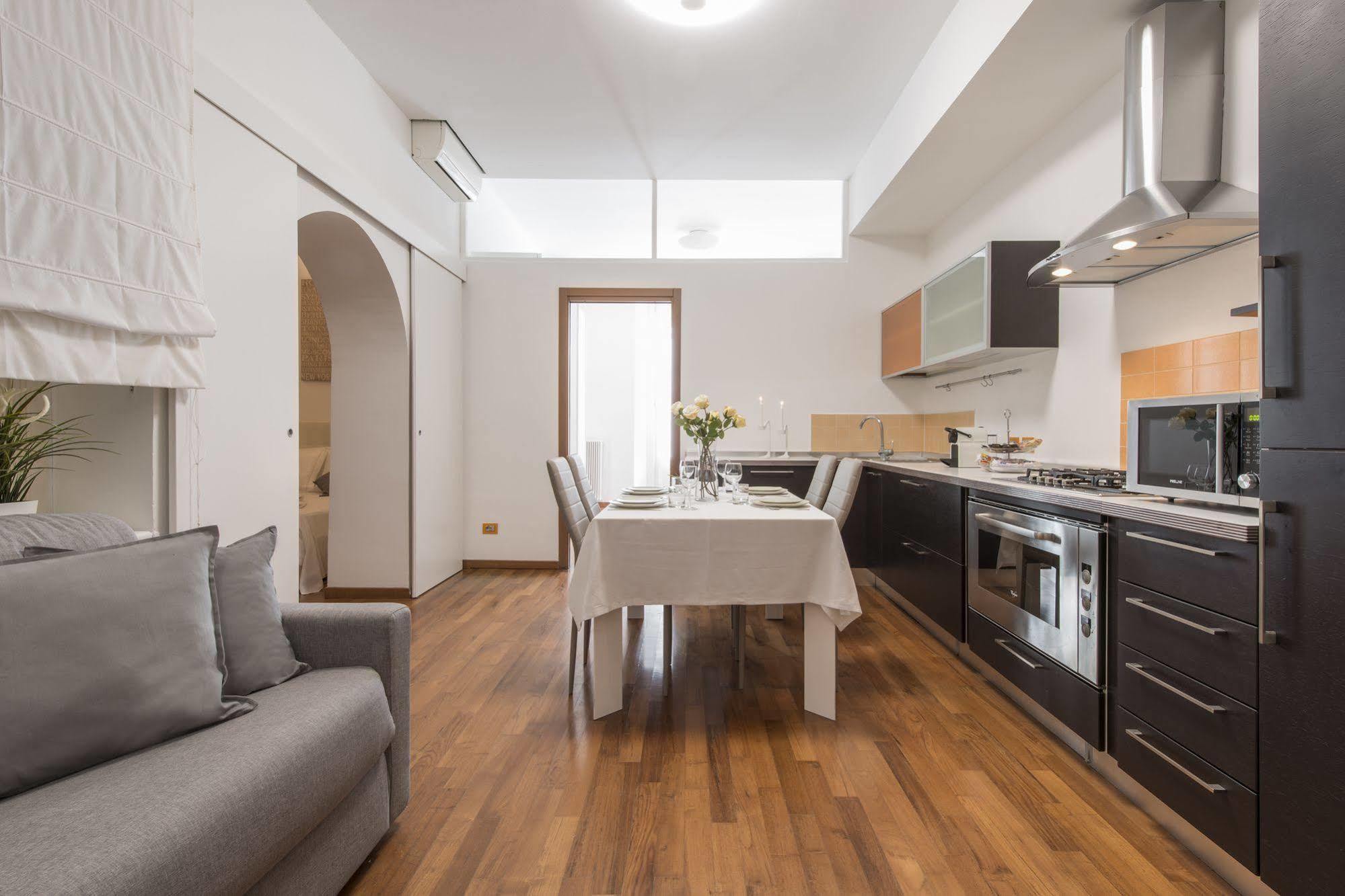 Milan Royal Suites Exteriör bild
