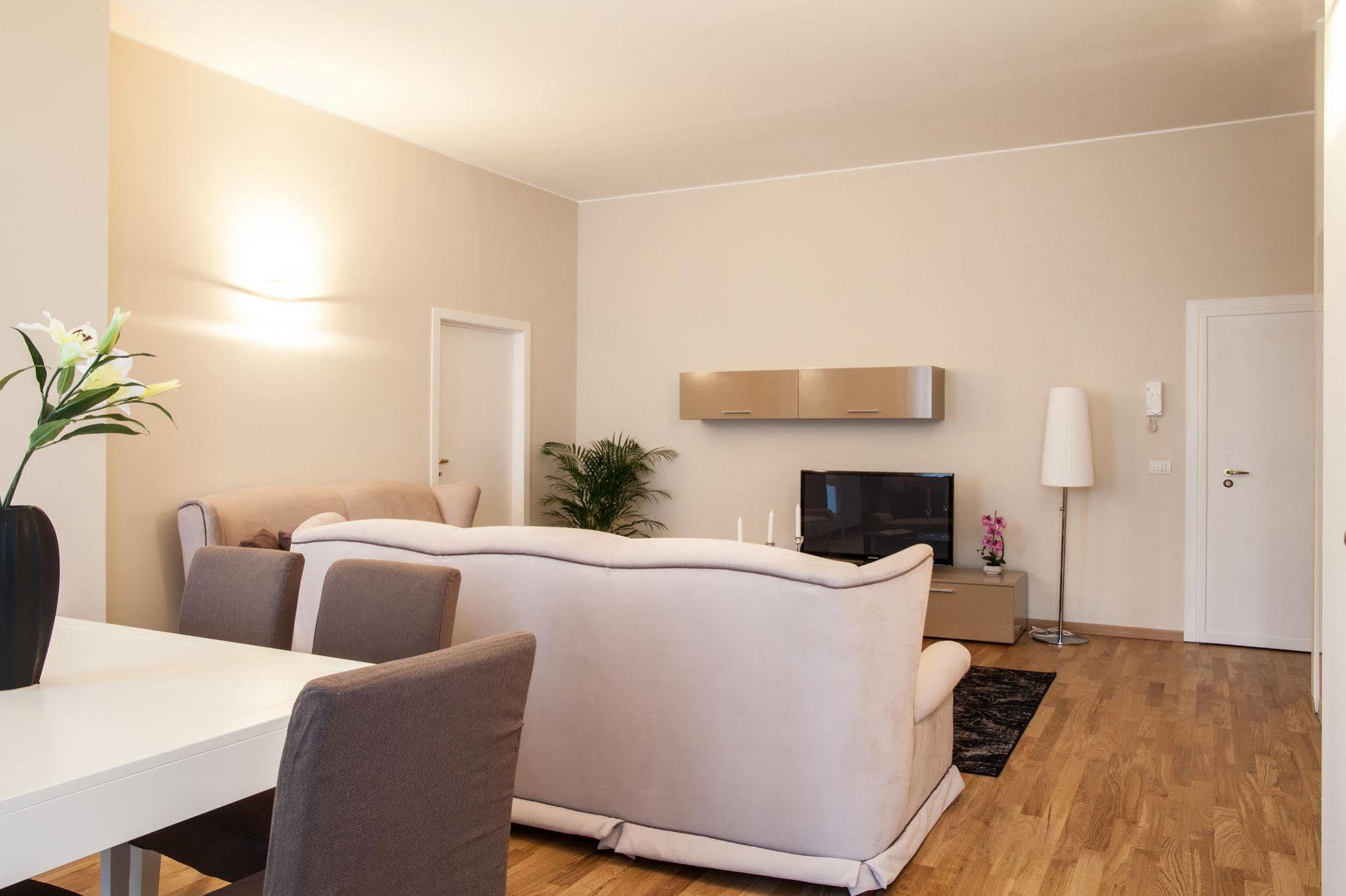 Milan Royal Suites Exteriör bild