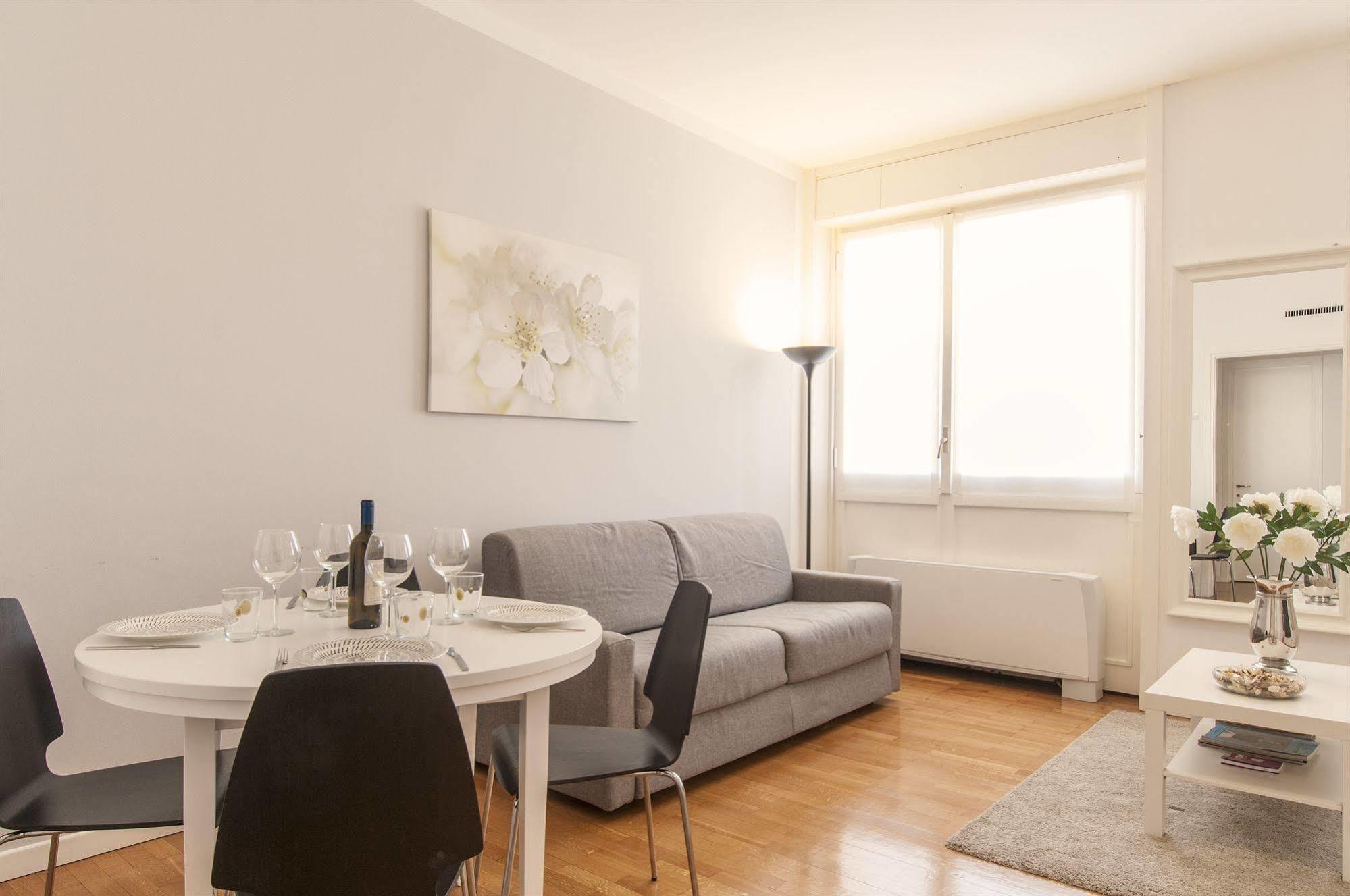 Milan Royal Suites Exteriör bild