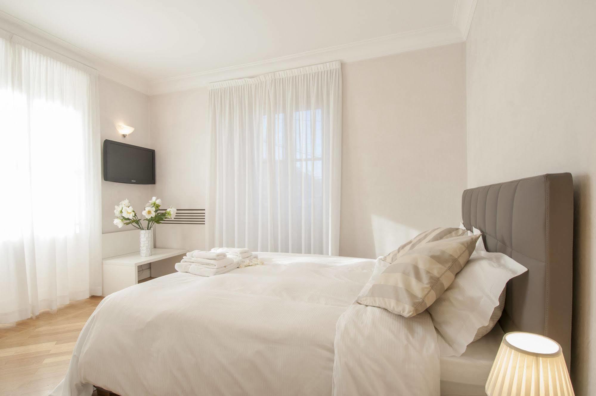 Milan Royal Suites Exteriör bild