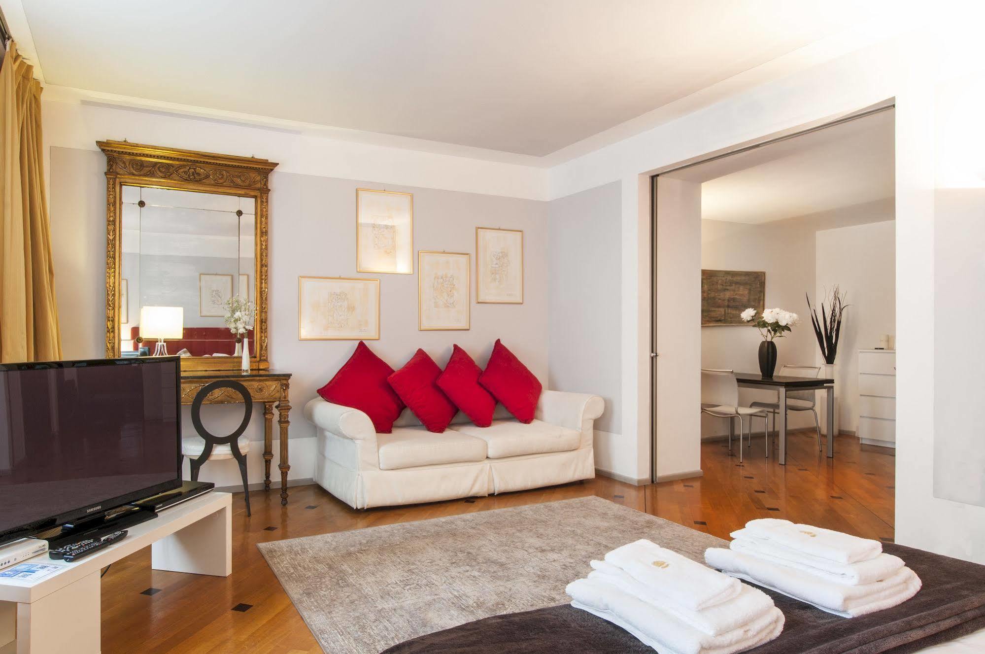 Milan Royal Suites Exteriör bild